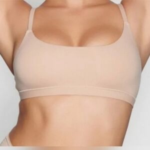 Skims Fits Everybody Scoop Wireless Bra Mica Tan Medium NWT